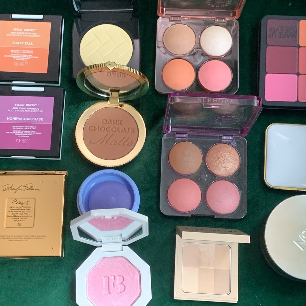 Makeup bundle - Picture 4 of 5